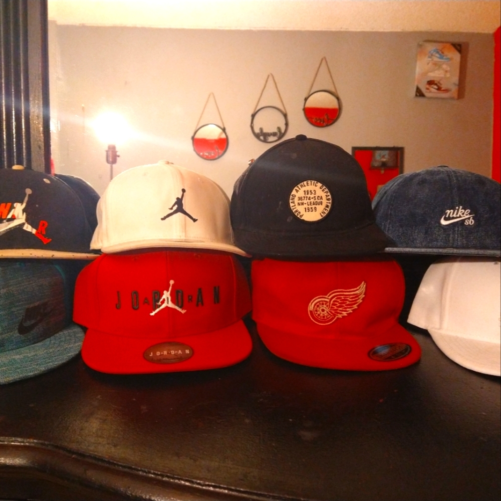 Snapback hats